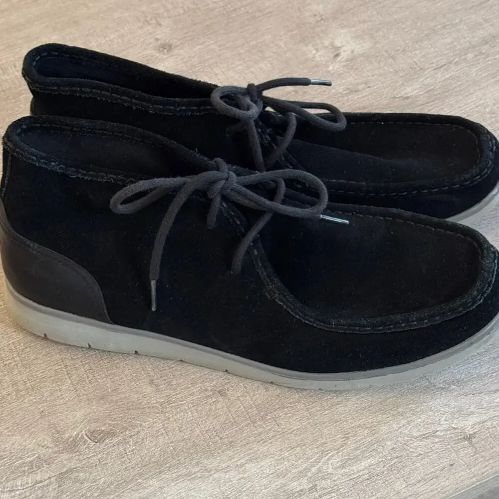 UGG Men’s Hendrickson Chukka Suede Boots Black Size 13